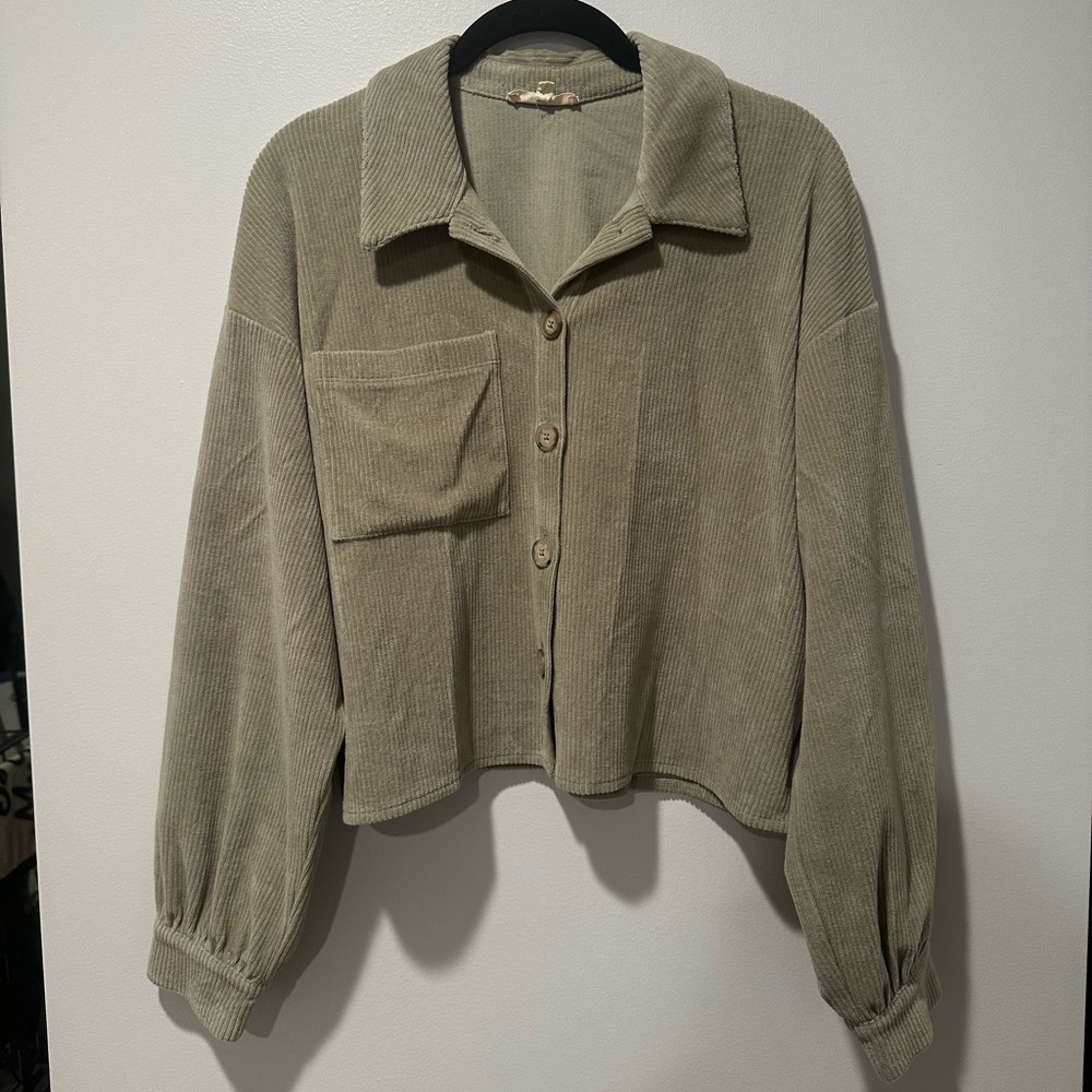 Madewell Corduroy Cropped Shirt Jacket in Sage